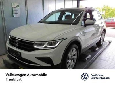 Weiß (pure white) Gebraucht 2023 VW Tiguan Life SUV | 31.451 € (Fairer Preis)