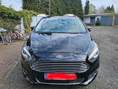 Gebraucht Ford S-MAX S 210 PS (154 kW) 2016 Schwarz Van / Kleinbus
