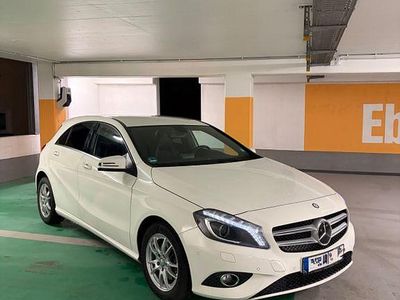 Gebraucht Mercedes A180 122 PS (89 kW) 2013 Weiß Limousine