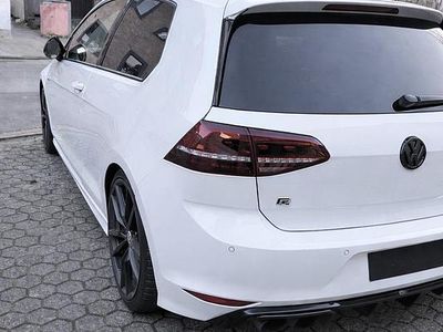 Second-hand VW Golf 300 CP (220 kW) 2016 Alb Coupe