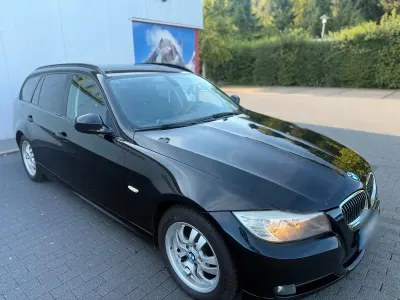 Gebraucht BMW 318 143 PS (105 kW) 2011 Schwarz Kombi