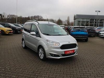 Gebraucht Ford Tourneo Courier Titanium 101 PS (74 kW) 2018 Silber Van / Kleinbus