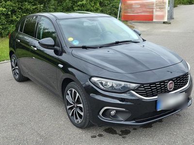 Schwarz Gebraucht 2017 Fiat Tipo Lounge Limousine | 8.000 € (Fairer Preis)