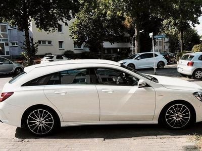 Gebraucht Mercedes CLA180 Shooting Brake Edition 122 PS (89 kW) 2018 Weiß Kombi