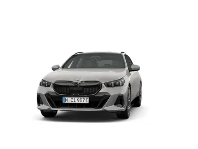 Neu BMW 550e Comfort Edition 313 PS (230 kW) 2026 Kombi