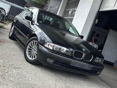 BMW 523