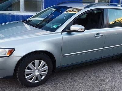 Grau Gebraucht 2009 Volvo V50 Kinetic Kombi | 2.999 € (Fairer Preis)