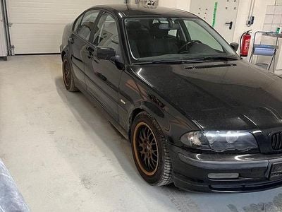 Gebraucht BMW 316 105 PS (77 kW) 2001 Schwarz Limousine