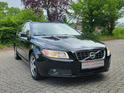 Gebraucht Volvo V70 Kinetic 109 PS (80 kW) 2010 Schwarz Kombi