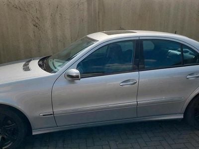 Gebraucht Mercedes E200 Avantgarde 163 PS (119 kW) 2005 Silber Limousine
