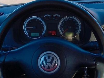 Usata VW Golf IV 101 CV (74 kW) 2003 Blu Utilitaria