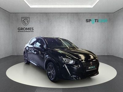 Gebraucht Peugeot e-208 Allure 100 kW (136 PS) 2023 Schwarz perla nera (metallic) Kleinwagen