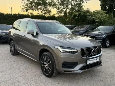 Używany Volvo XC90 Momentum 235 KM (172 kW) 2022 Szary SUV