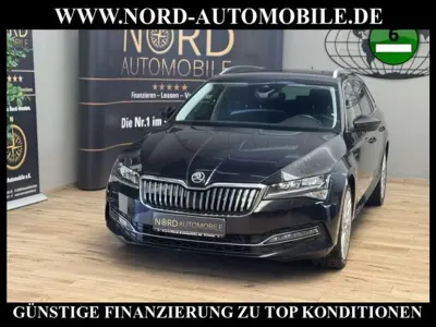 Gebraucht Skoda Superb Style 150 PS (110 kW) 2023 Schwarz Kombi