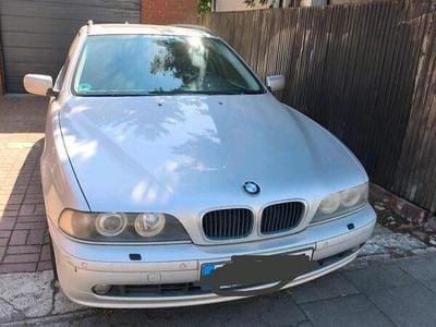 BMW 525