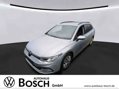 Gebraucht VW Golf VIII Life 131 PS (96 kW) 2023 Reflexsilber Kombi