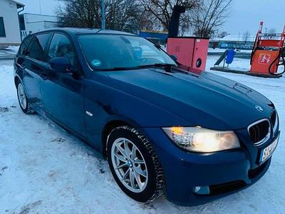 Blau Gebraucht 2011 BMW 320 Kombi | 4.000 € (Fairer Preis)