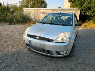 Gebraucht Ford Fiesta 68 PS (50 kW) 2004 Grau Kleinwagen
