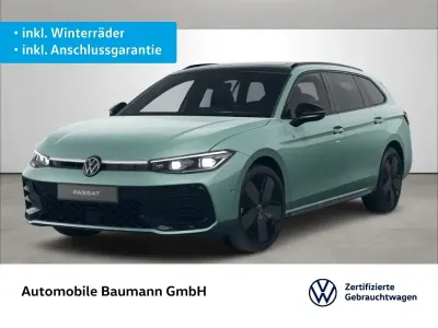 Gebraucht VW Passat R-line 193 PS (141 kW) 2024 Maripositgrün metallic Kombi