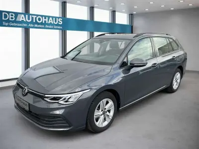 Second-hand VW Golf VIII Life 110 CP (80 kW) 2024 Gri Break