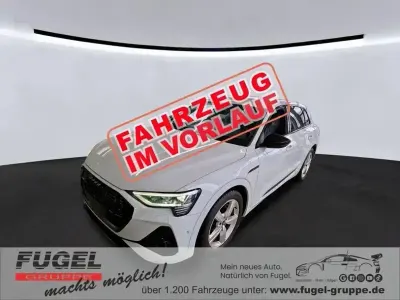 Gebraucht Audi e-tron S-Line 300 kW (408 PS) 2022 Gletscherweiß metallic SUV