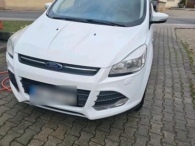 Gebraucht Ford Kuga 150 PS (110 kW) 2014 Weiß SUV