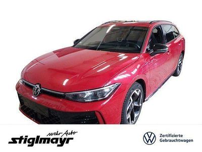 Gebraucht VW Passat R-line 175 PS (128 kW) 2025 Chilirot metallic Kombi