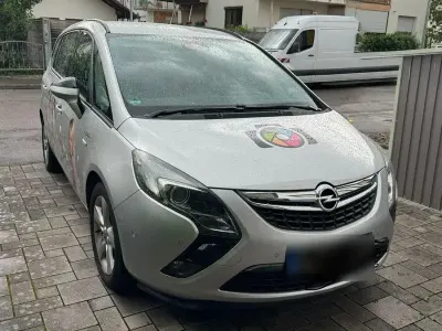 Gebraucht Opel Zafira Tourer Edition 140 PS (102 kW) 2011 Silber Van / Kleinbus