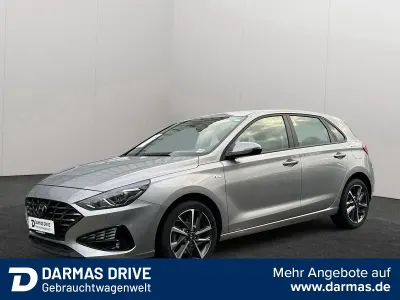 Gebraucht Hyundai i30 Trend 120 PS (88 kW) 2022 Silber Limousine