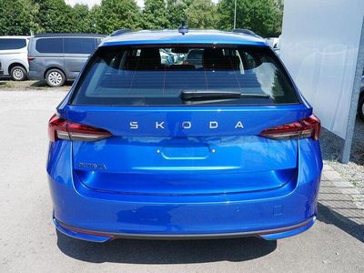 Neu Skoda Octavia Selection 150 PS (110 kW) 2025 Raceblau metallic Kombi