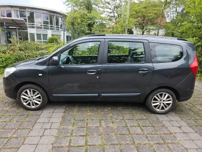 Gebraucht Dacia Lodgy 109 PS (80 kW) 2018 Grau Van / Kleinbus
