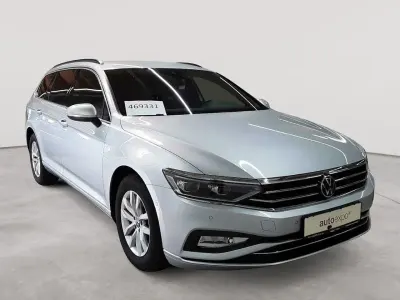 Gebraucht VW Passat Business 150 PS (110 kW) 2023 Scale silver metallic Kombi