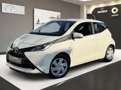 Brugt Toyota Aygo X-play 69 HK (50 kW) 2017 Hvid Hatchback