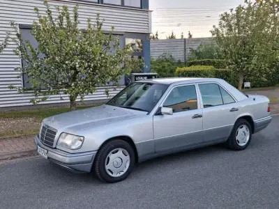 Gebraucht Mercedes E280 193 PS (141 kW) 1994 Silber Limousine