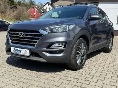 Gebraucht Hyundai Tucson Trend 177 PS (130 kW) 2019 Micron grey / met SUV