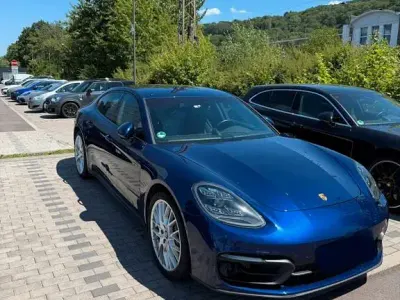 Gebraucht Porsche Panamera 4 E-Hybrid 462 PS (339 kW) 2021 Blau Kleinwagen
