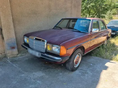 Gebraucht Mercedes 240 1983 Rot Limousine