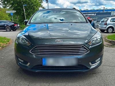 Grau Gebraucht 2014 Ford Focus Titanium Kombi | 4.299 € (Guter Preis)