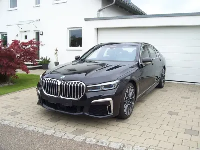Gebraucht BMW 750 M Sport 400 PS (294 kW) 2019 Schwarz Limousine