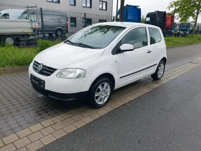 Używany VW Fox 55 KM (40 kW) 2005 Biały Hatchback