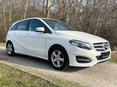 Gebraucht Mercedes B200 136 PS (100 kW) 2014 Weiß Van / Kleinbus