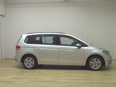 Gebraucht VW Touran Comfortline 150 PS (110 kW) 2022 Silber Van / Kleinbus