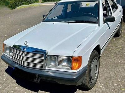 Brugt Mercedes 190 118 HK (86 kW) 1986 Hvid Sedan