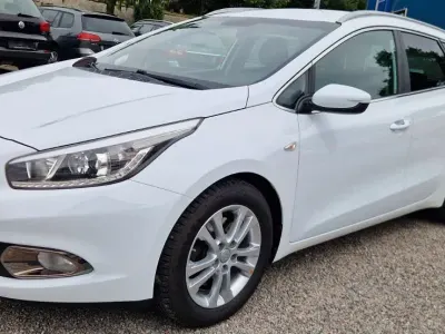 Gebraucht Kia Ceed Sportswagon DREAM-TEAM Edition 128 PS (94 kW) 2015 Weiß Kombi