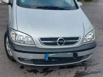Usado Opel Zafira 125 HP (91 kW) 2003 Prateado Monovolume
