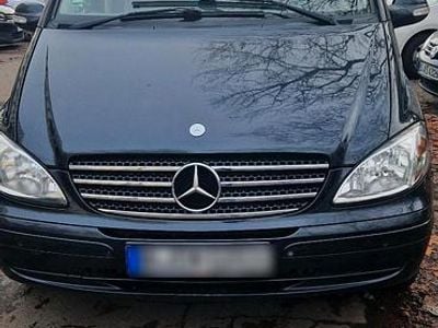 Schwarz Gebraucht 2005 Mercedes Viano Van / Kleinbus | 7.000 €