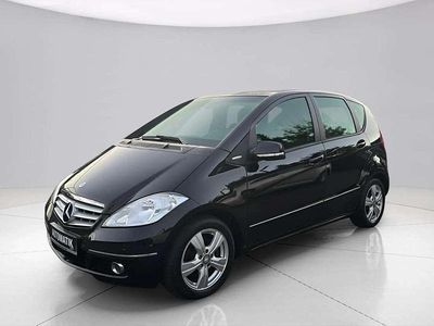Kosmosschwarz metalliclack Gebraucht 2012 Mercedes A180 Kleinwagen | 11.490 € (Etwas zu teuer)