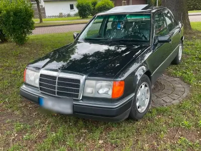 Gebraucht Mercedes E230 146 PS (107 kW) 1992 Limousine