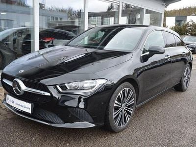 Gebraucht Mercedes CLA200 Shooting Brake 150 PS (110 kW) 2023 Schwarz Kombi