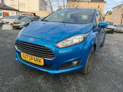 Gebraucht Ford Fiesta 101 PS (74 kW) 2013 Blau Limousine